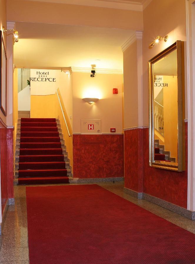 Corner Hotel U Divadla*** - Znojmo Exteriér fotografie