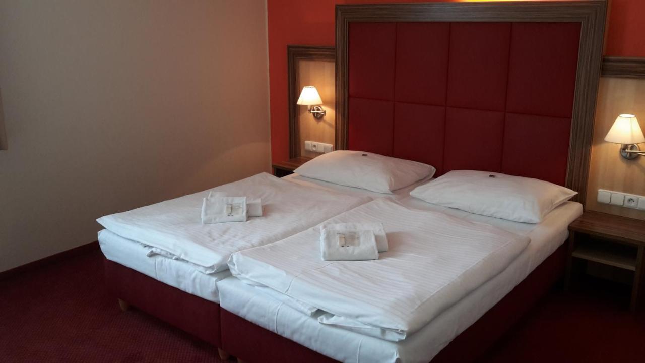 Corner Hotel U Divadla*** - Znojmo Exteriér fotografie