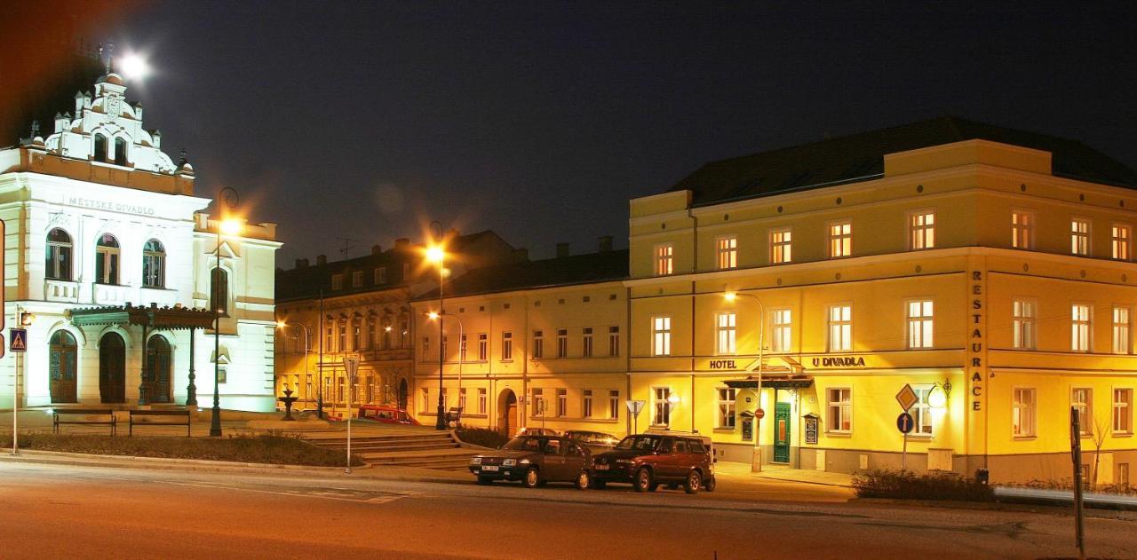 Corner Hotel U Divadla*** - Znojmo Exteriér fotografie