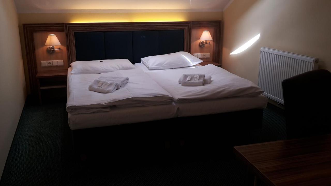 Corner Hotel U Divadla*** - Znojmo Exteriér fotografie