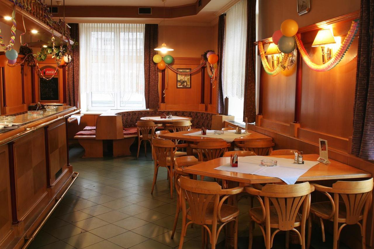 Corner Hotel U Divadla*** - Znojmo Exteriér fotografie